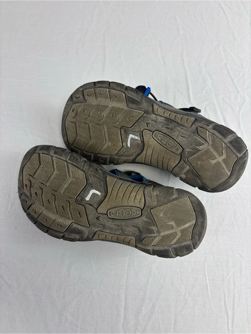 Keen Big Kids’ Newport H2 Sandals in Magnet/Brilliant Blue